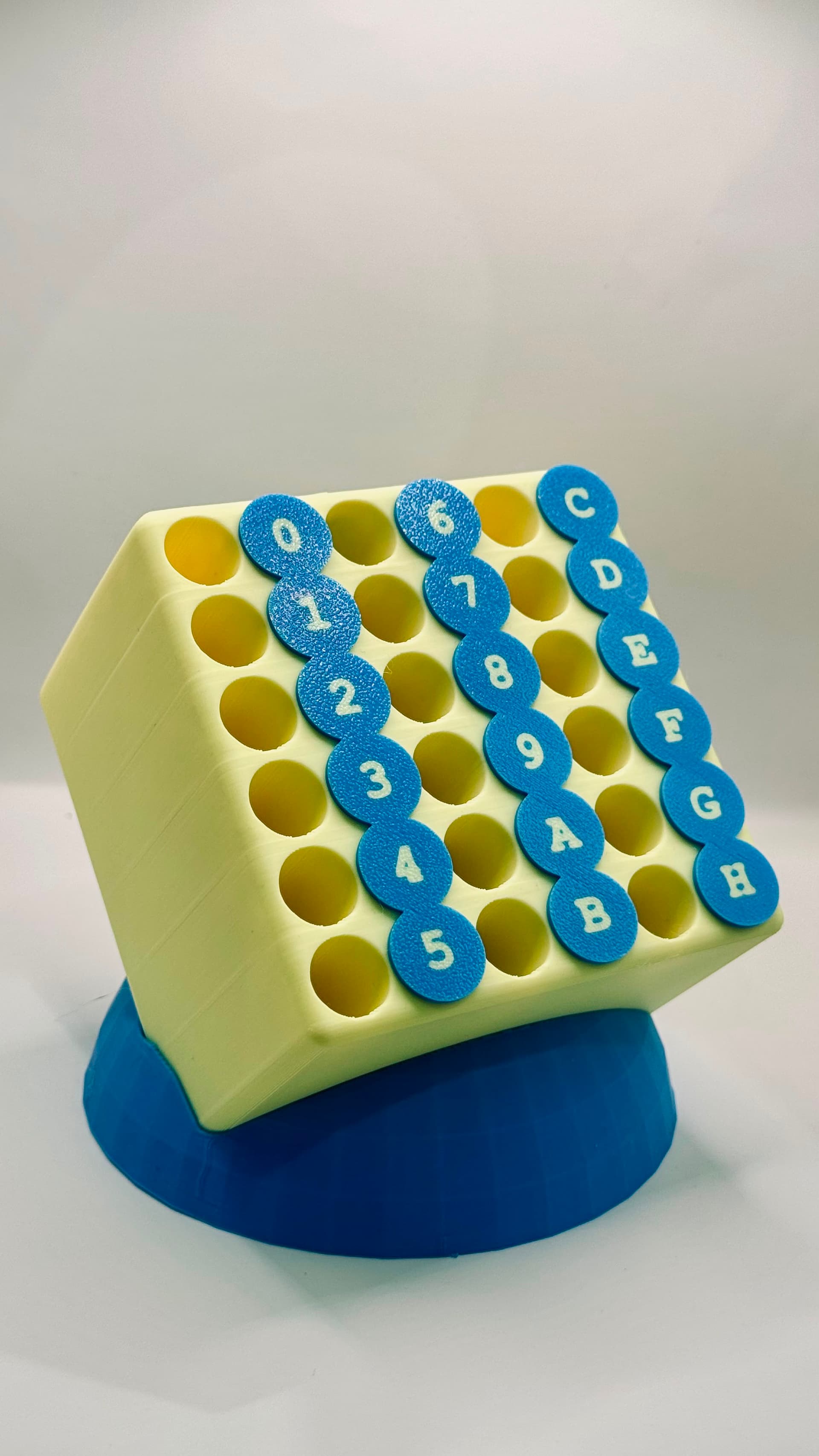 Snow white numbered markers holder